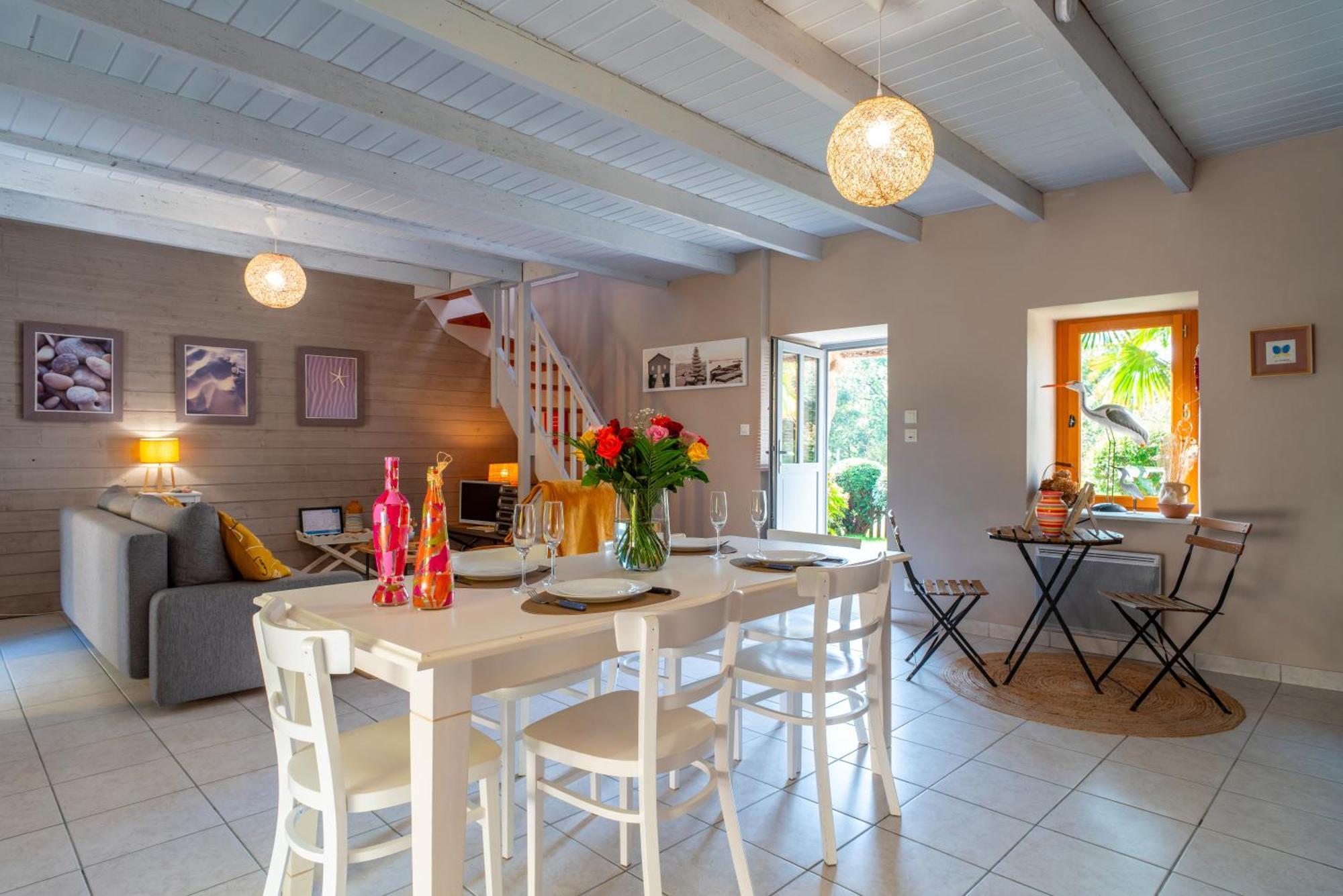 La Libellule - Charmante Maison Avec Jardin A Sene Luaran gambar